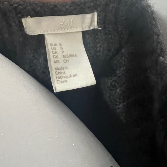 H&M - Oversized Sweater dress - Picture 3 of 3